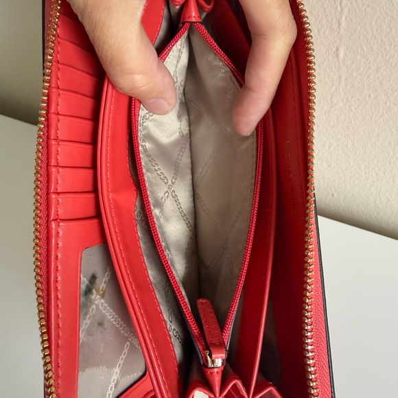 Michael Kors Jet Set Travel Large Logo
Continental Wristlet - Picture 7 of 10